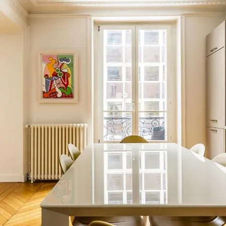 شقة Veeve - Style Near Parc Monceau باريس