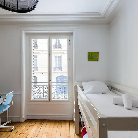 Veeve - Style Near Parc Monceau Apartment